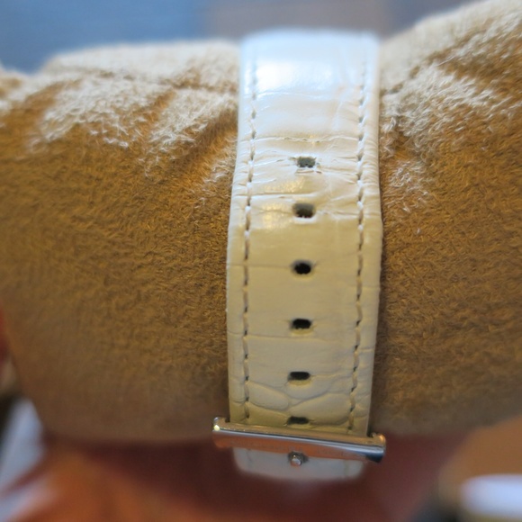 Michael Kors Chronograph Watch - Picture 7 of 9